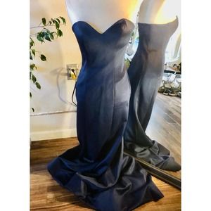Royal Queen Collection Evening Dress. Midnight Blue. Size 6.